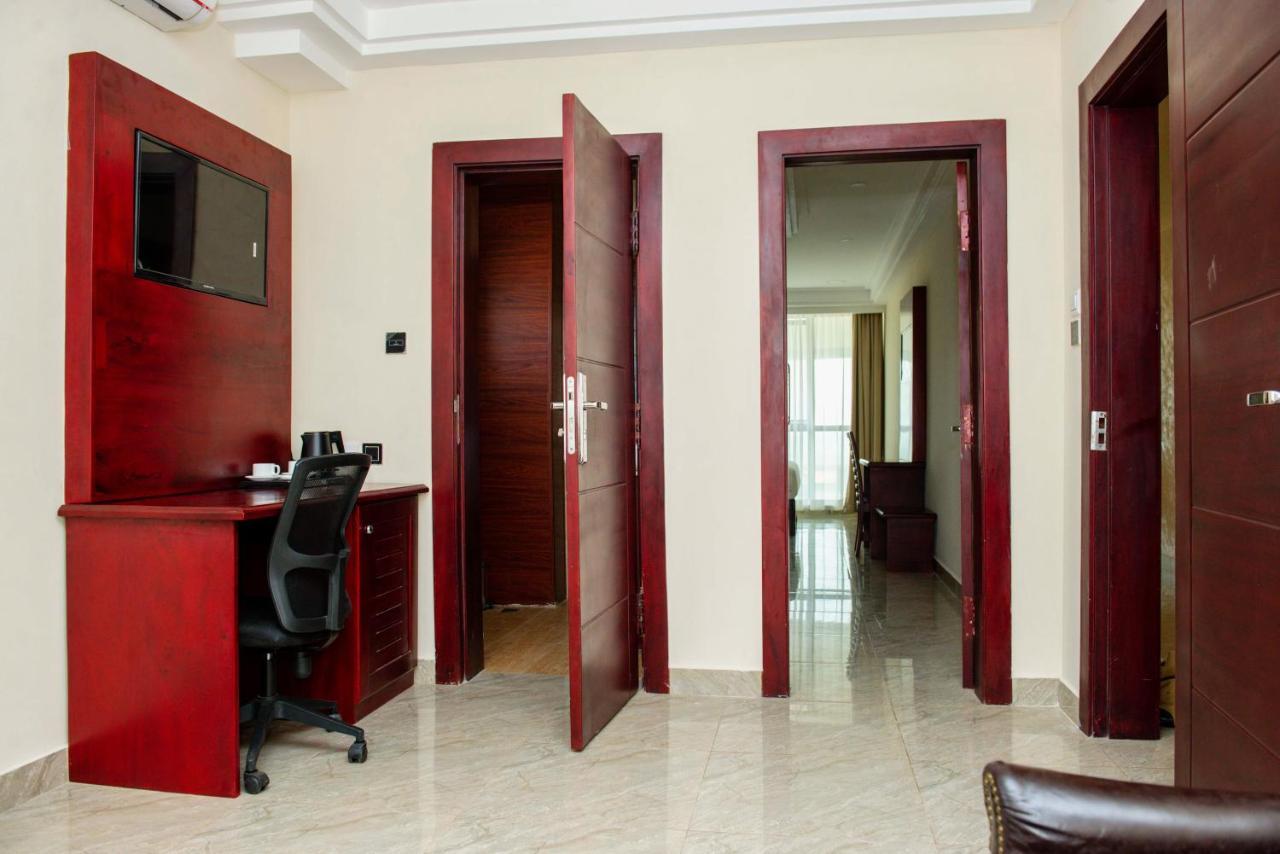 El Doria Hotel Lome Bagian luar foto