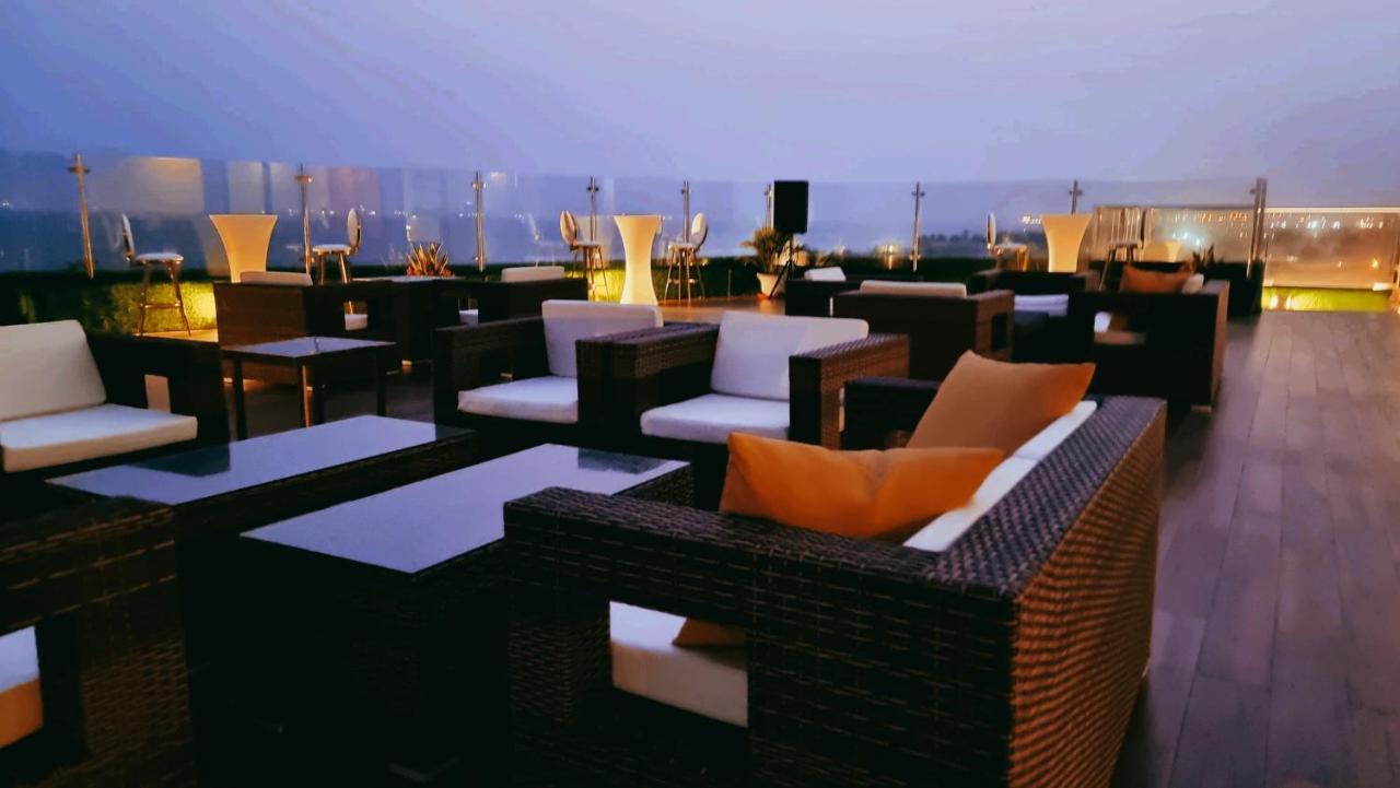 El Doria Hotel Lome Bagian luar foto