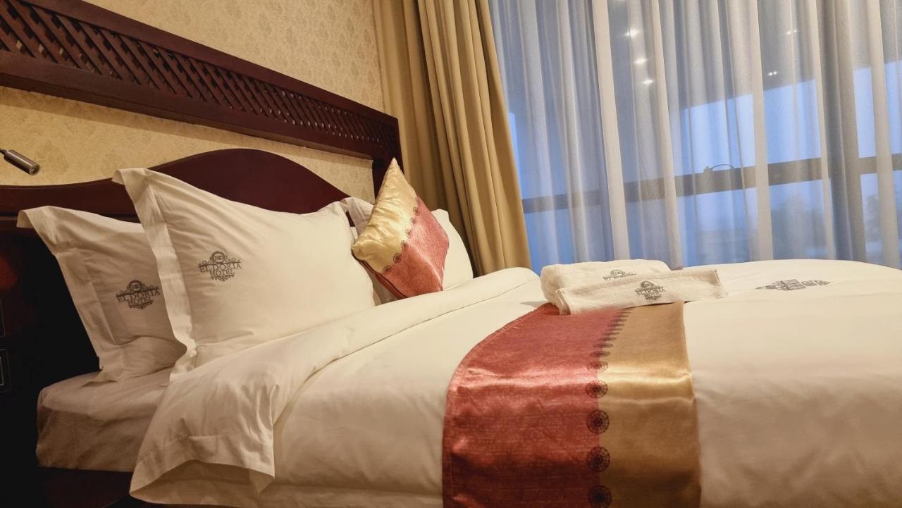 El Doria Hotel Lome Bagian luar foto