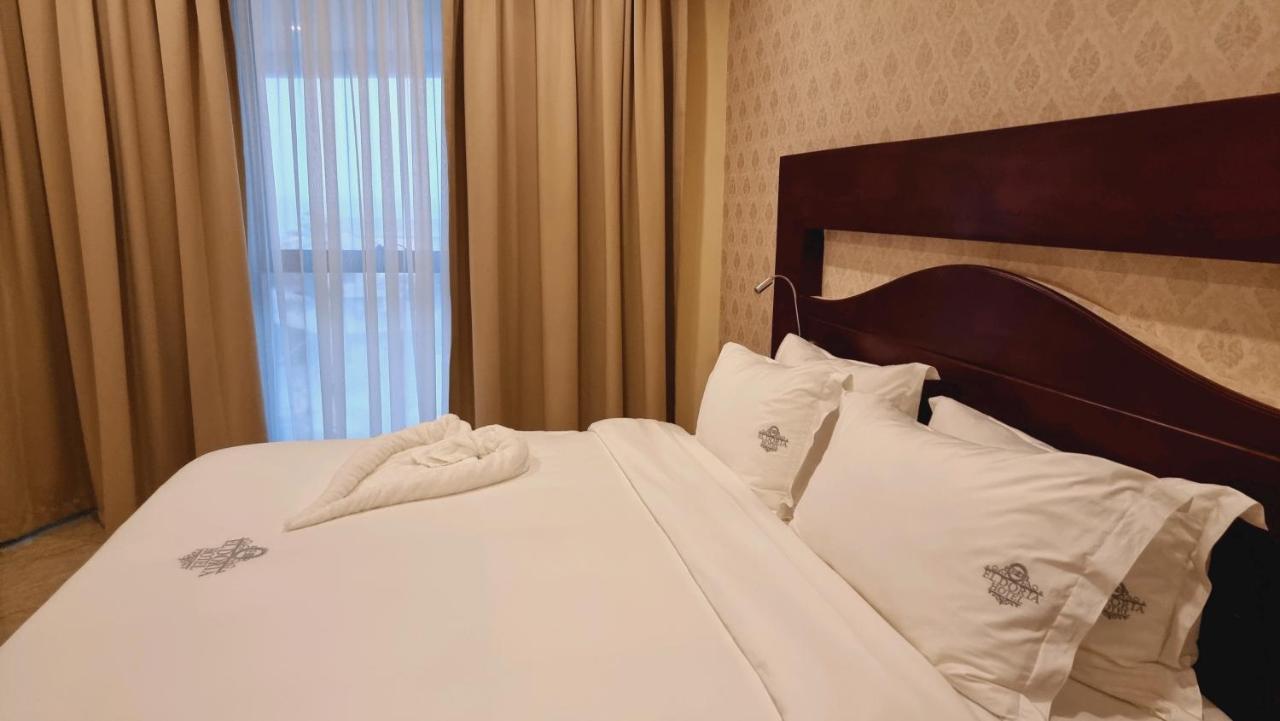 El Doria Hotel Lome Bagian luar foto