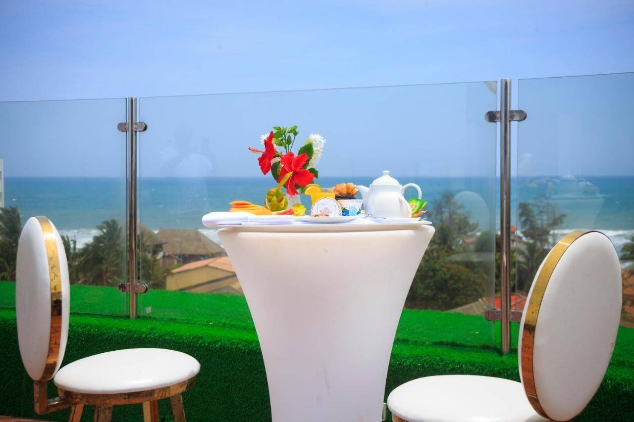 El Doria Hotel Lome Bagian luar foto